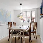 1 Bedroom Lovely In