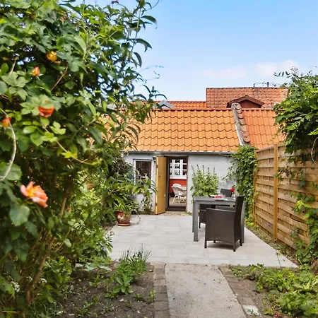 Σπίτι διακοπών 1 Bedroom Lovely In *