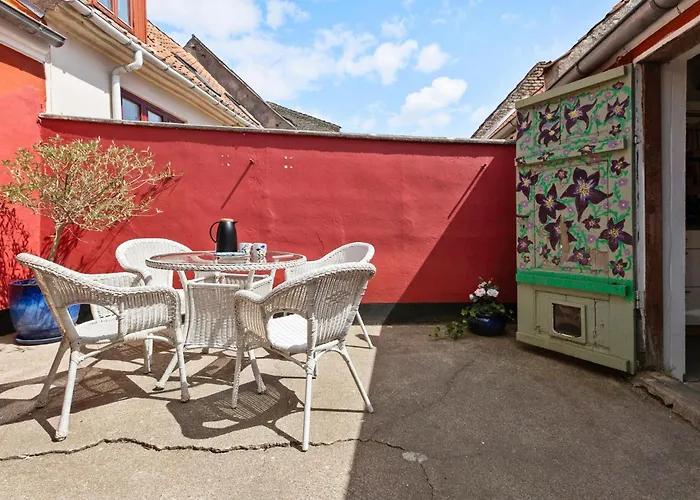 1 Bedroom Lovely In